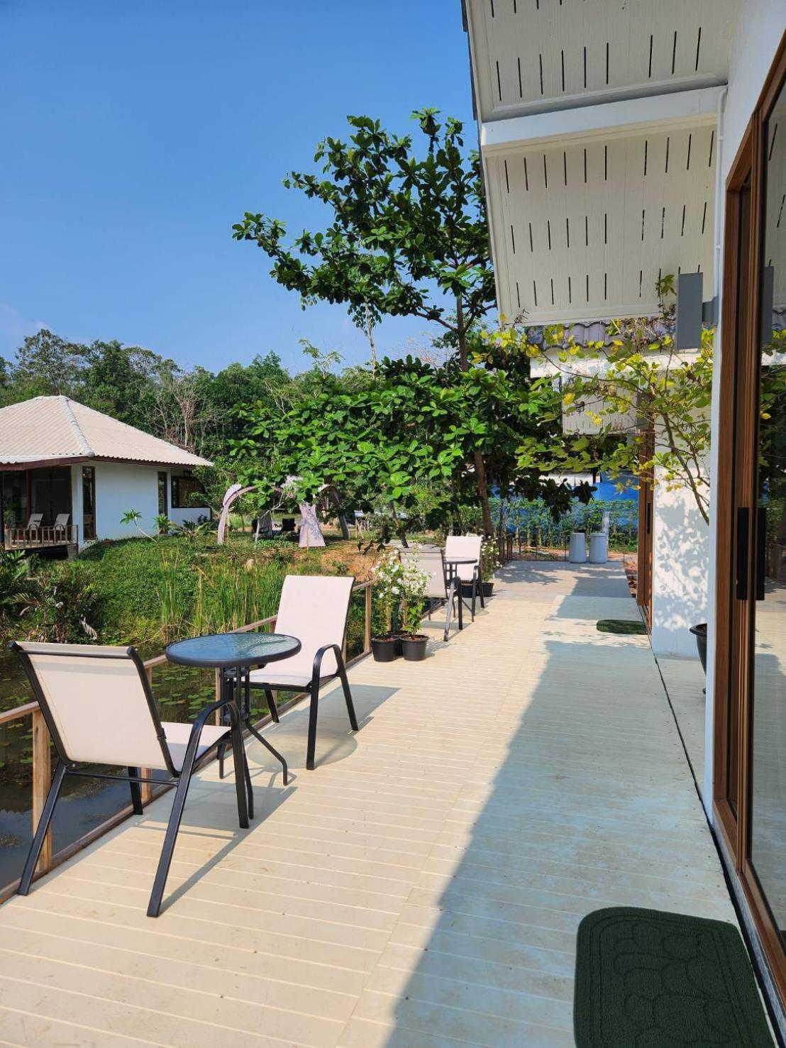 The Duck Cafe And Resort Trat Eksteriør bilde