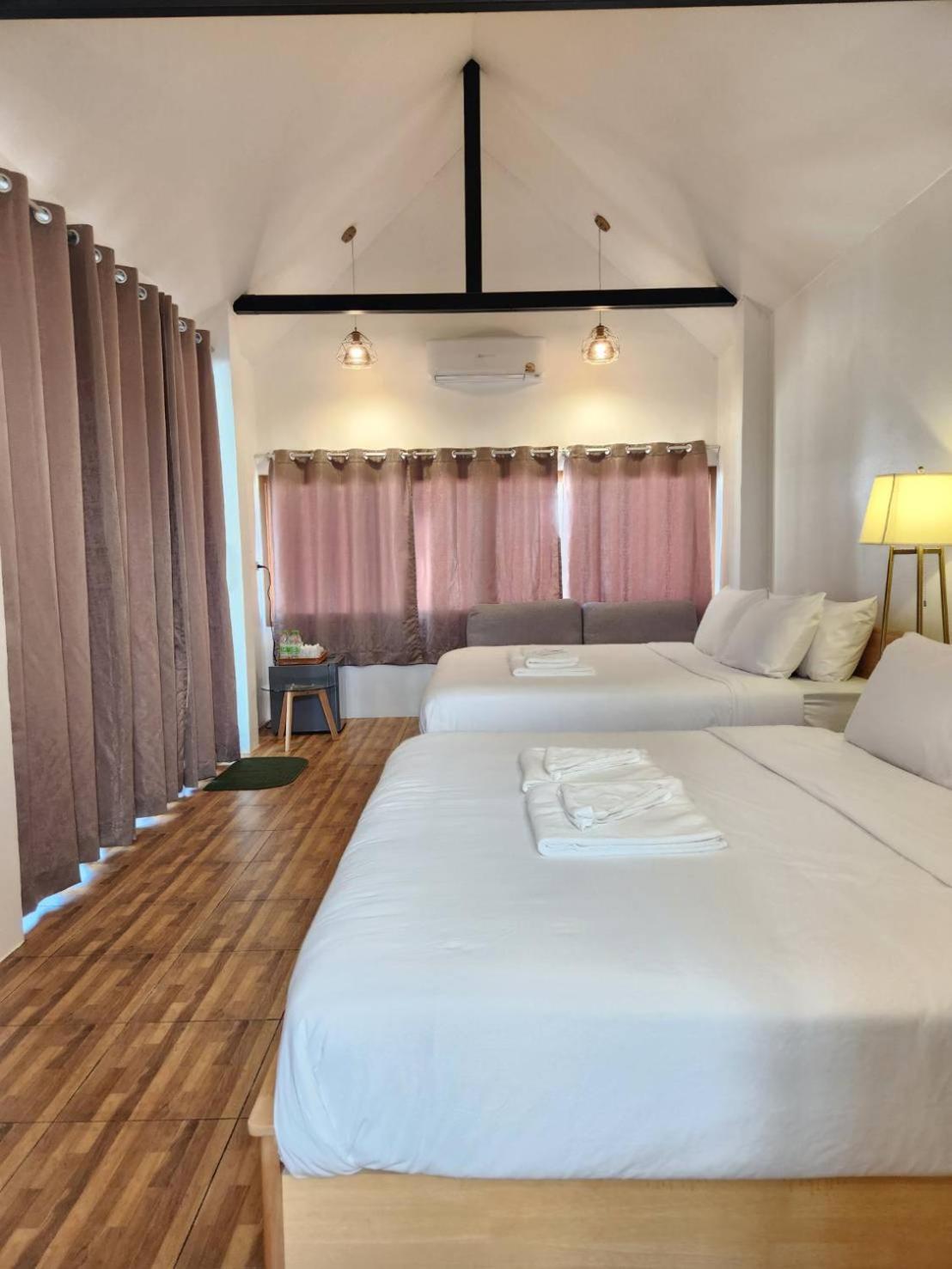 The Duck Cafe And Resort Trat Eksteriør bilde